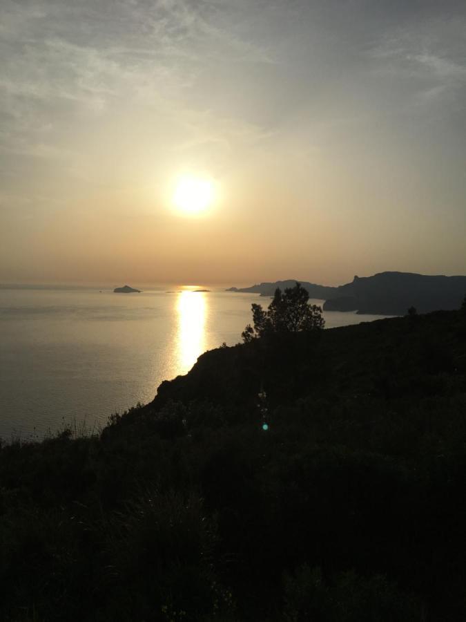 Studio Pirate Vue Mer - Soleil Levant La Ciotat Apartment Bagian luar foto